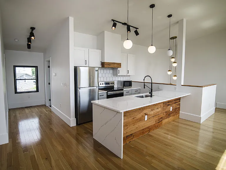503 N Cameron St — Photo 6