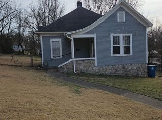 525 W Harmony St, Neosho, MO 64850