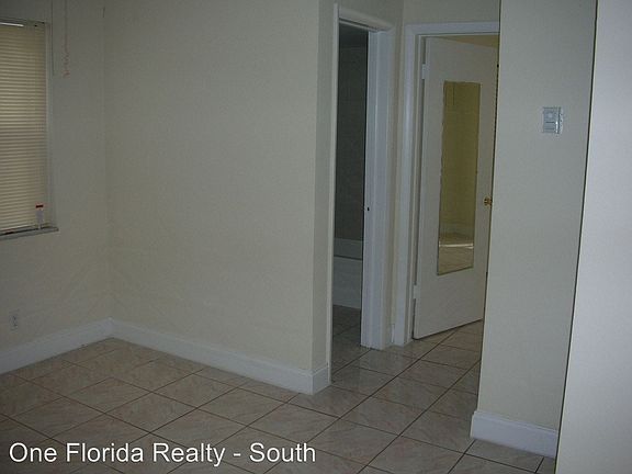 3rd image of 5621 NE 22nd Ave APT 6