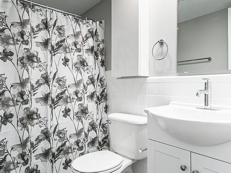 Asheville Arms Apartments — Photo 12