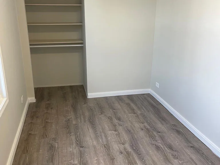 313 N Wolf Rd — Photo 13