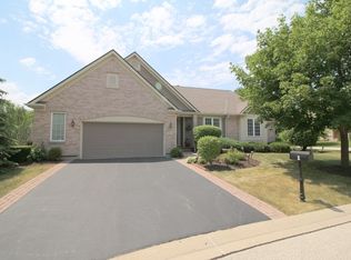 1 Long Cove Ct, Lake In The Hills, IL 60156
