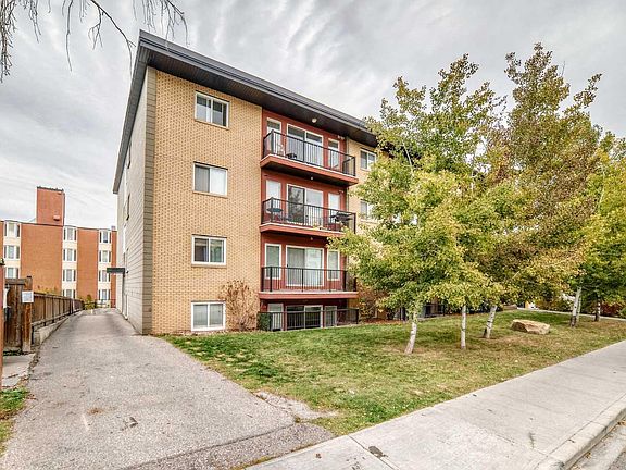 3rd image of 1424 22nd Ave SW #103