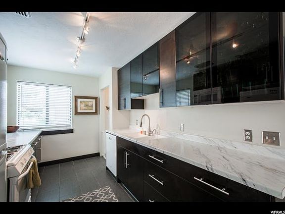 4th image of 1022 W Eclipse Way