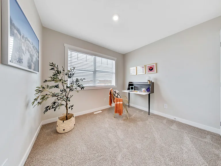 145 Horner Cres — Photo 31