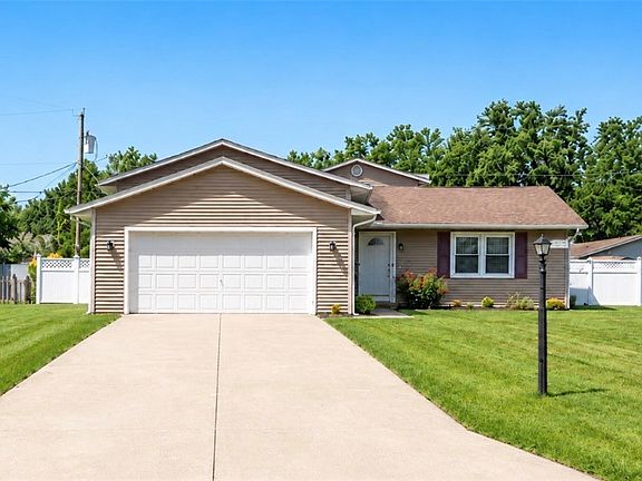 2nd image of 546 Fieldstone Dr