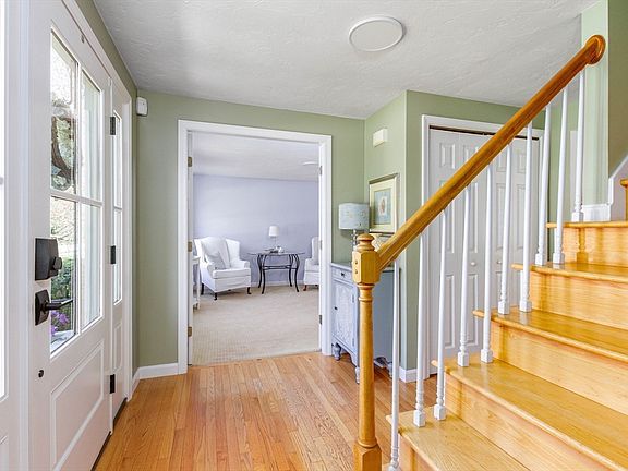 3rd image of 22 Dogwood Ln