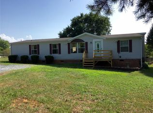 2051 Henley Ctry Rd, Randleman, NC 27317
