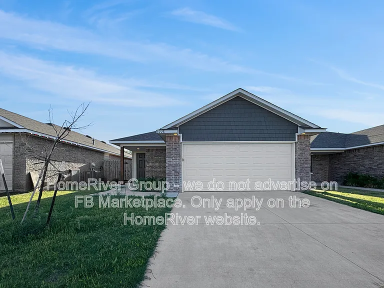 3228 Hickory Stick Dr — Photo 1