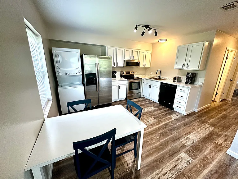 8205 Scenic Highway C #C — Photo 7