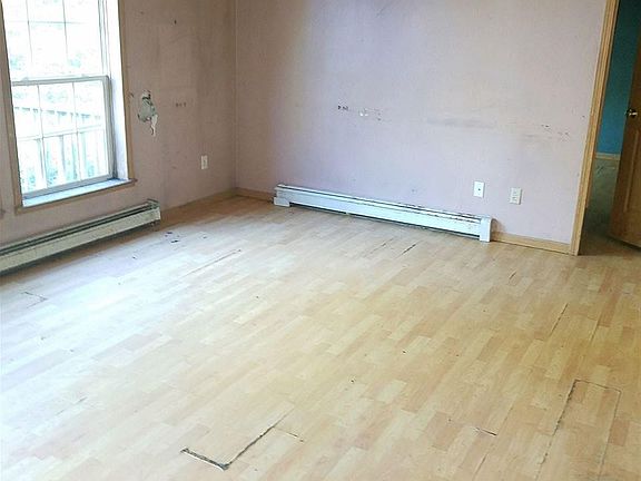5th image of 41 Freleigh Pl