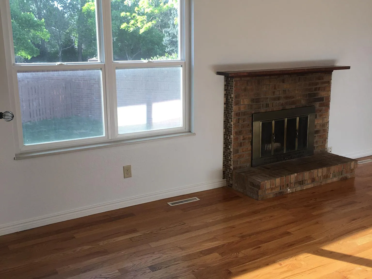 5110 S Emporia Way — Photo 2