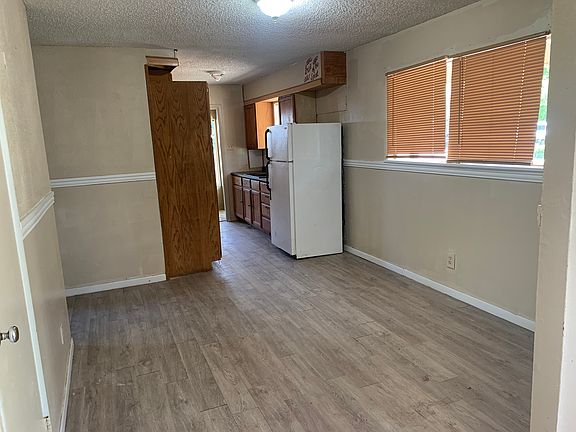 4th image of 2416 Glenwood Dr