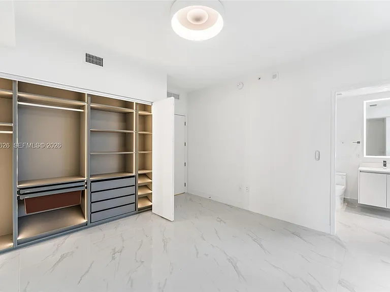 700 NE 24th St #5401 — Photo 27