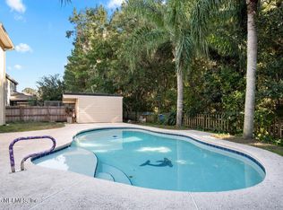 700 Reflection Cove Rd E, Jacksonville, FL 32218