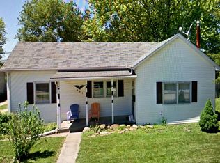 403 S State St, Chatham, IL 62629