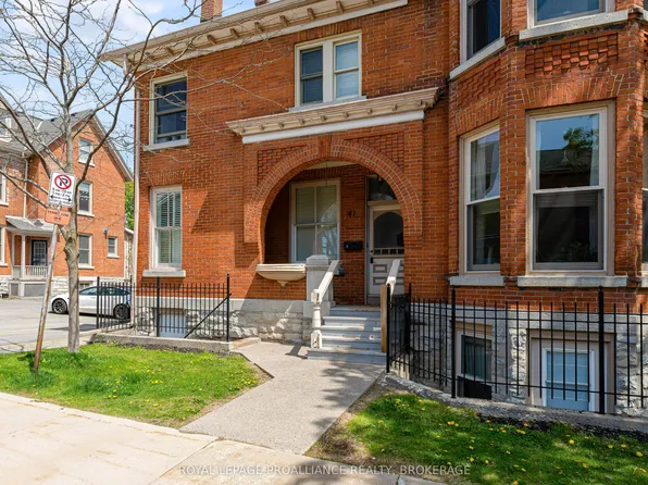 41 William St #2, Kingston, ON K7L 2C3