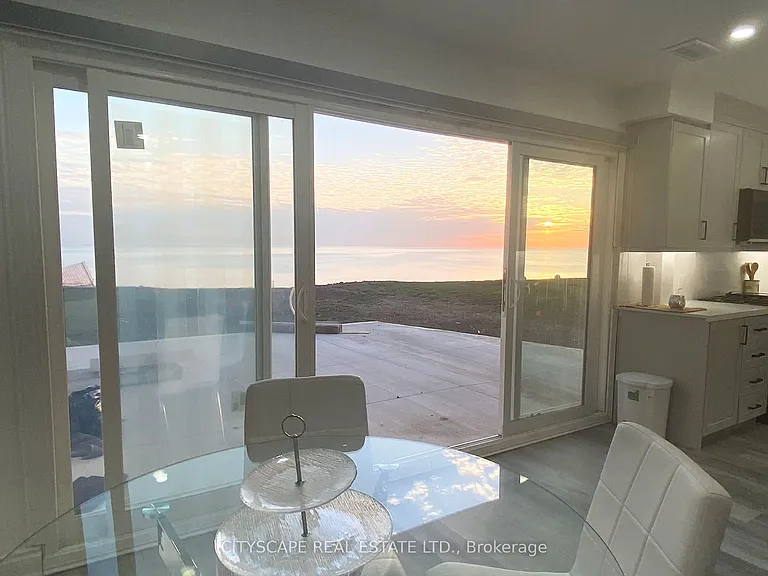 48 Seabreeze Cres — Photo 31