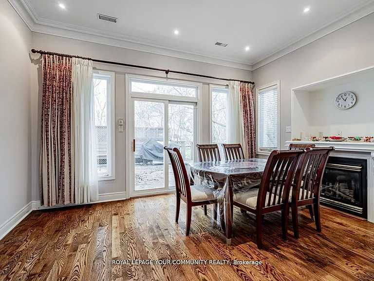 9 Robson Pl E — Photo 12