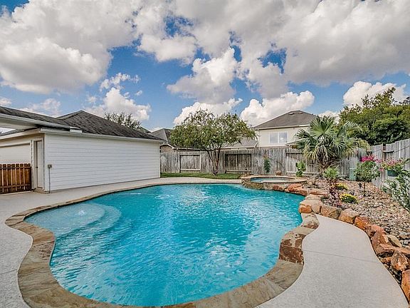 2nd image of 6014 Gatewood Manor Dr