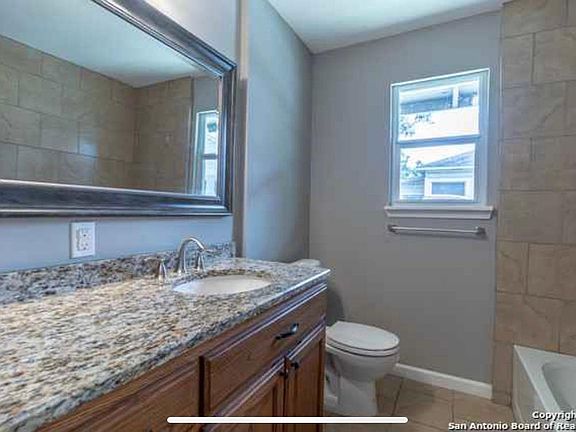 3rd image of 516 Westwood Dr #1