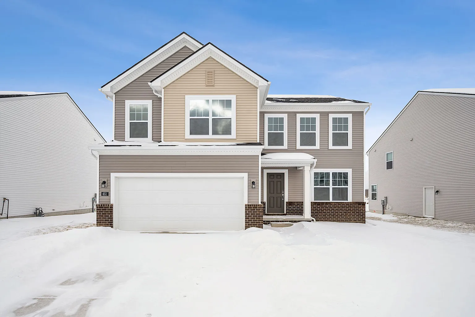 651 Countryside Dr photo 1