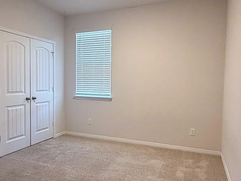 151 Lbj Ln — Photo 26