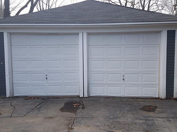 One stall available to tenant