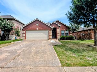2221 Cavalry Dr, Fort Worth, TX 76177