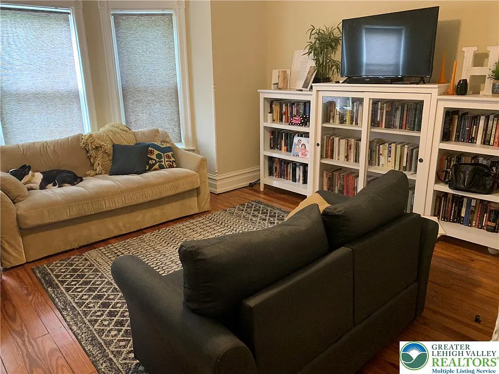 1116 W Turner St — Photo 4