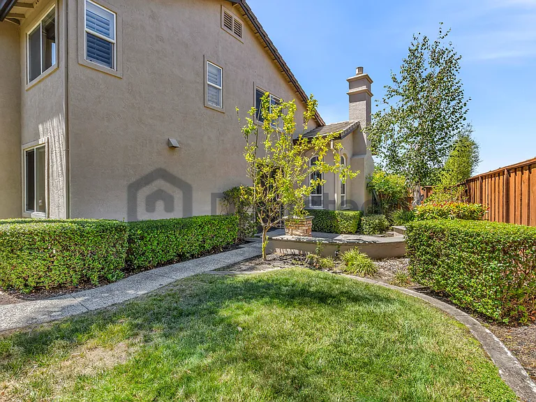 513 Winding Brook Ct — Photo 44