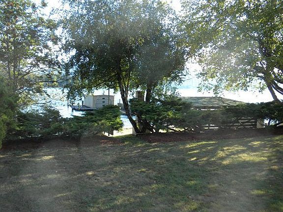 View of upper level to covered boat/RV area. (guest house parking).