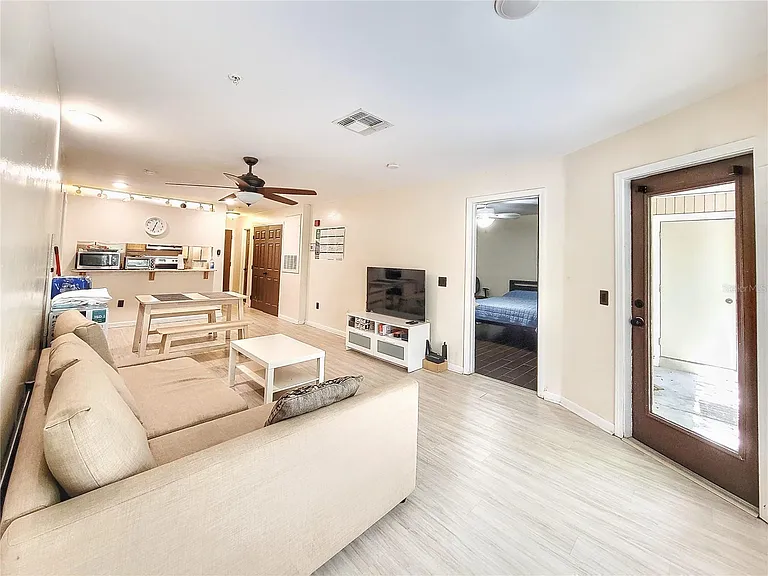 4000 SW 23rd St #4-308 — Photo 3