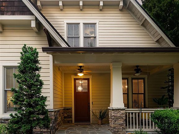 3rd image of 1 E Owl Creek Ln
