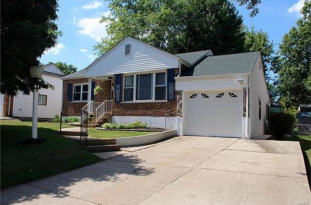 1st image of 7911 E Yorkshire Dr