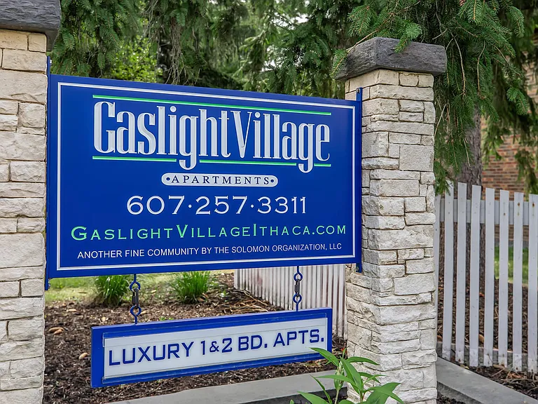 Gaslight Village — Photo 8