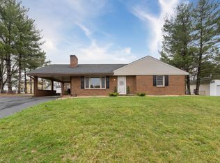 66 Manor Rd, Staunton, VA 24477