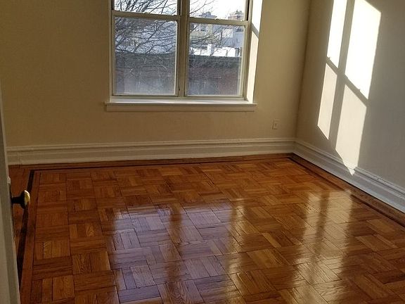 5th image of 2585 36th St APT 2D