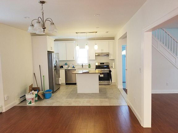 5th image of 12208 153rd St