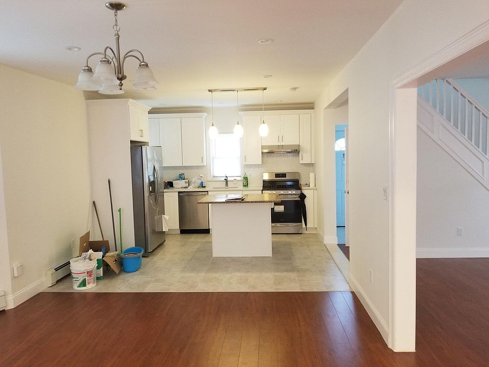 2nd image of 11508 Rockaway Blvd #1A