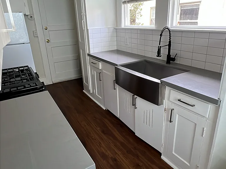 1694 Oxford St #B — Photo 2