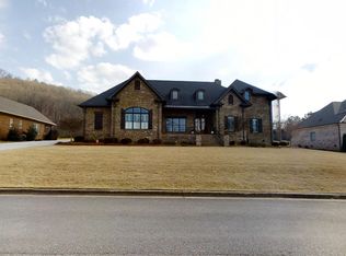 121 Lake Creek Dr, Guntersville, AL 35976