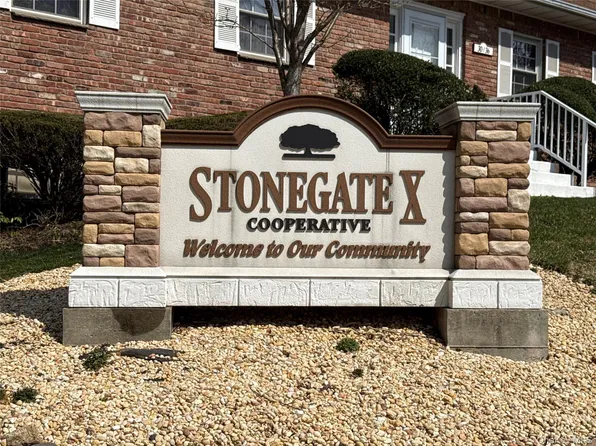 58 Parkside Dr #58, Suffern, NY 10901