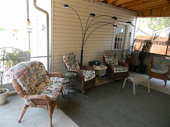 5th image of 182 Escalon St