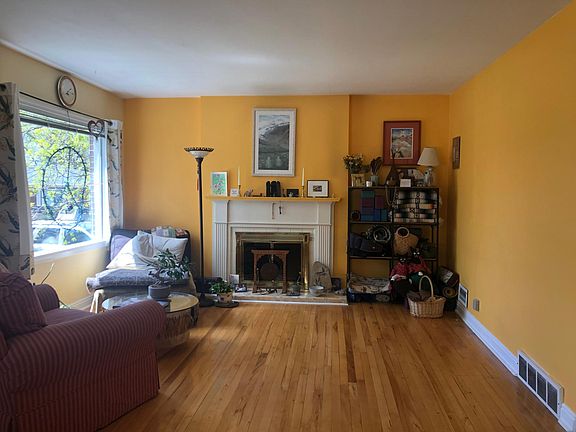 4th image of 1005 E Austin Ave #1