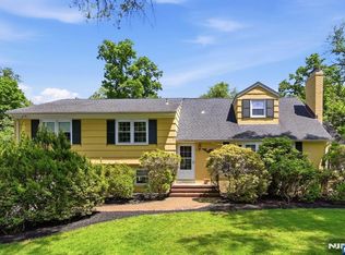 16 Pinecrest Dr, Woodcliff Lake, NJ 07677