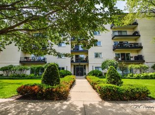 820 Oakton St APT 2F, Evanston, IL 60202
