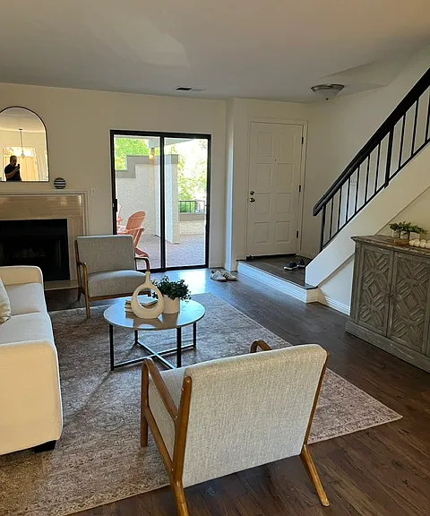531 Pimlico Ct — Photo 2