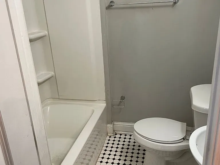2309 Baronne St #203 — Photo 8