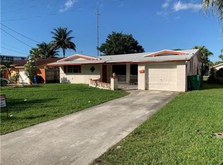 4004 E Shore Rd, Hollywood, FL 33023